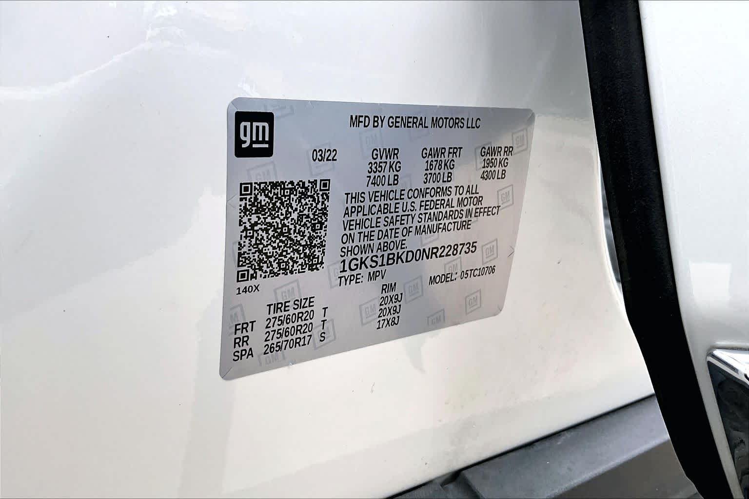 Used 2022 White Frost Tricoat GMC SLT image 37