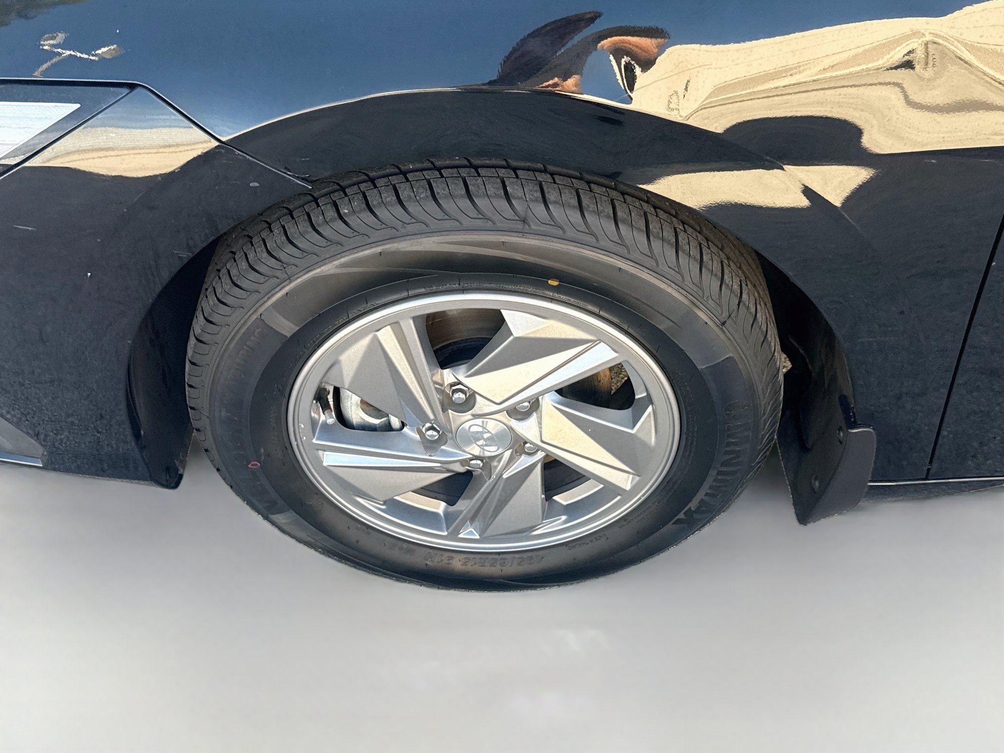 2025 Hyundai Elantra SE - Photo 33