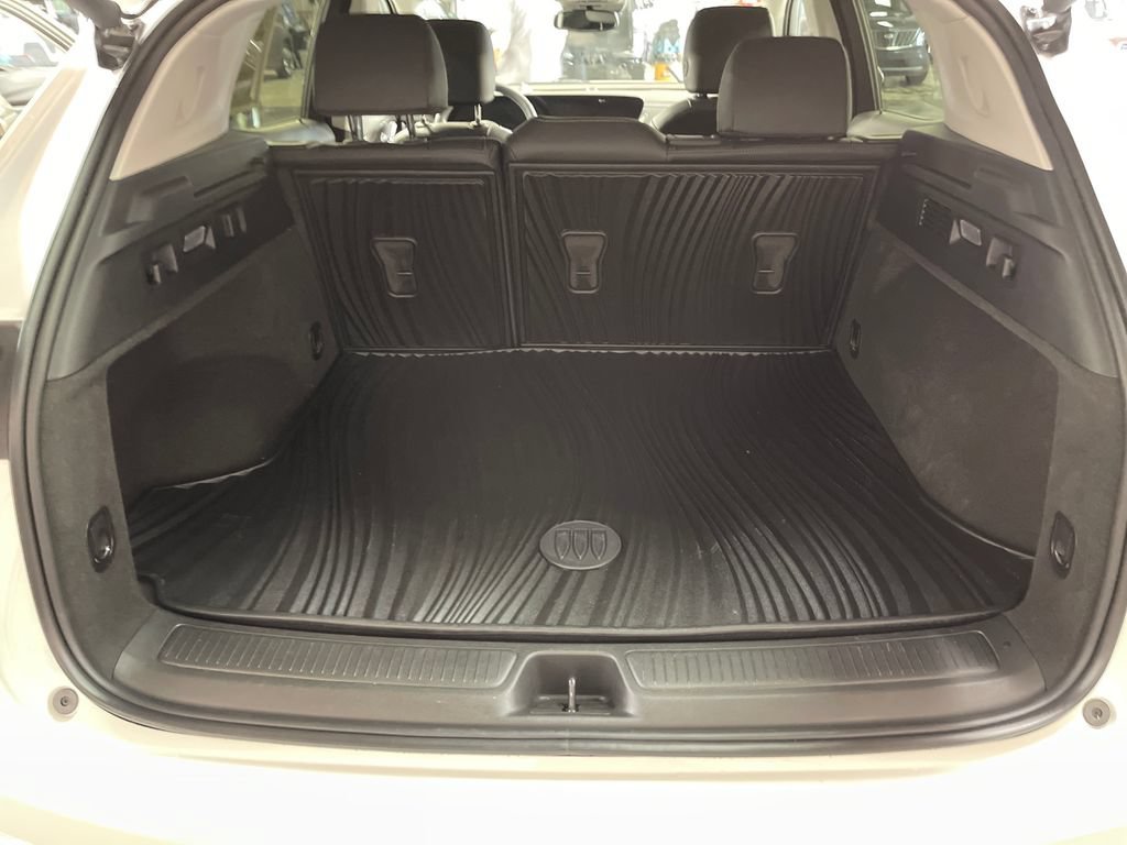 Used 2026 Summit White Buick Preferred image 22