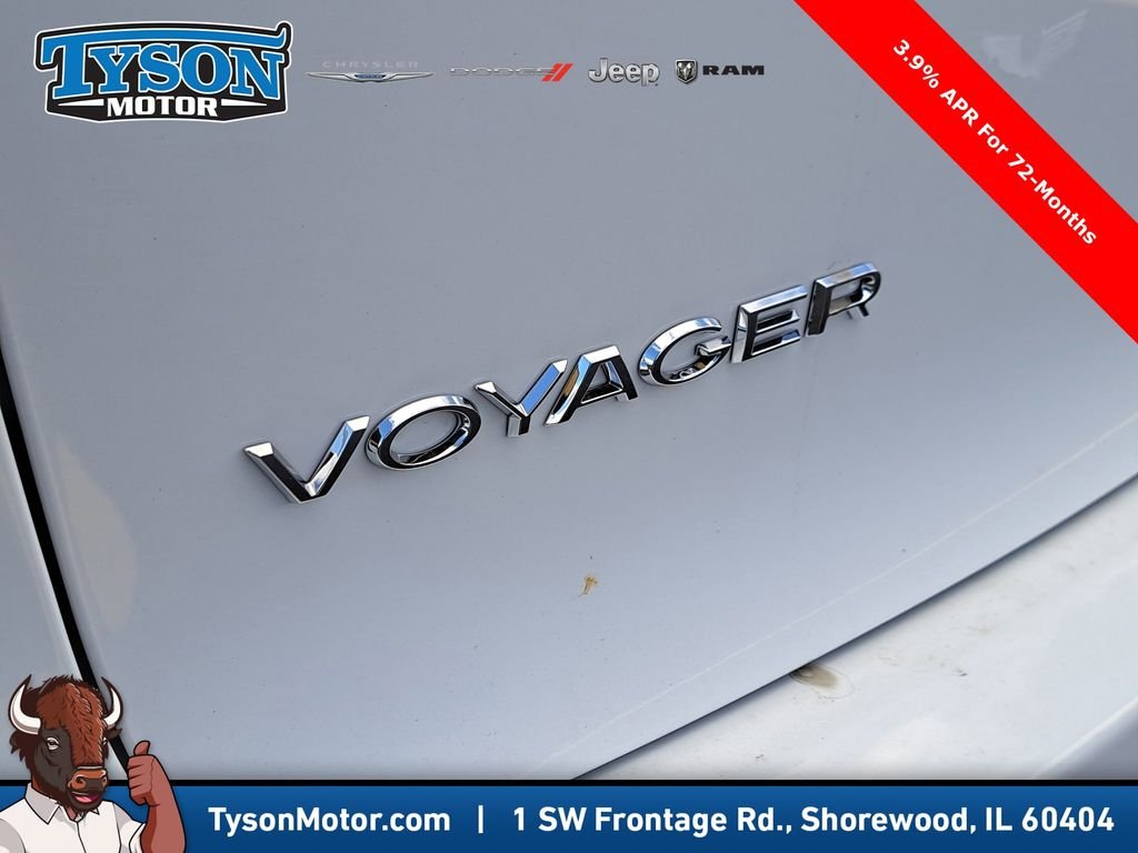 New 2026 Bright White Clear-Coat Exterior Paint Chrysler LX image 6