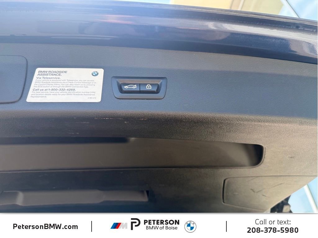 Used 2018 Blue BMW xDrive28i image 11