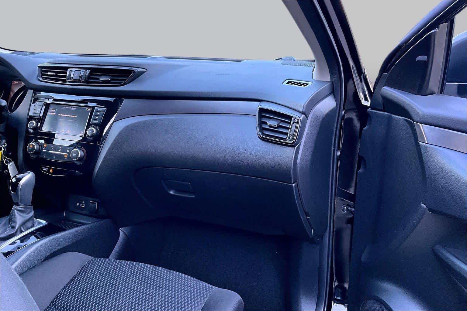 Used 2021 Magnetic Black Pearl Nissan S image 19