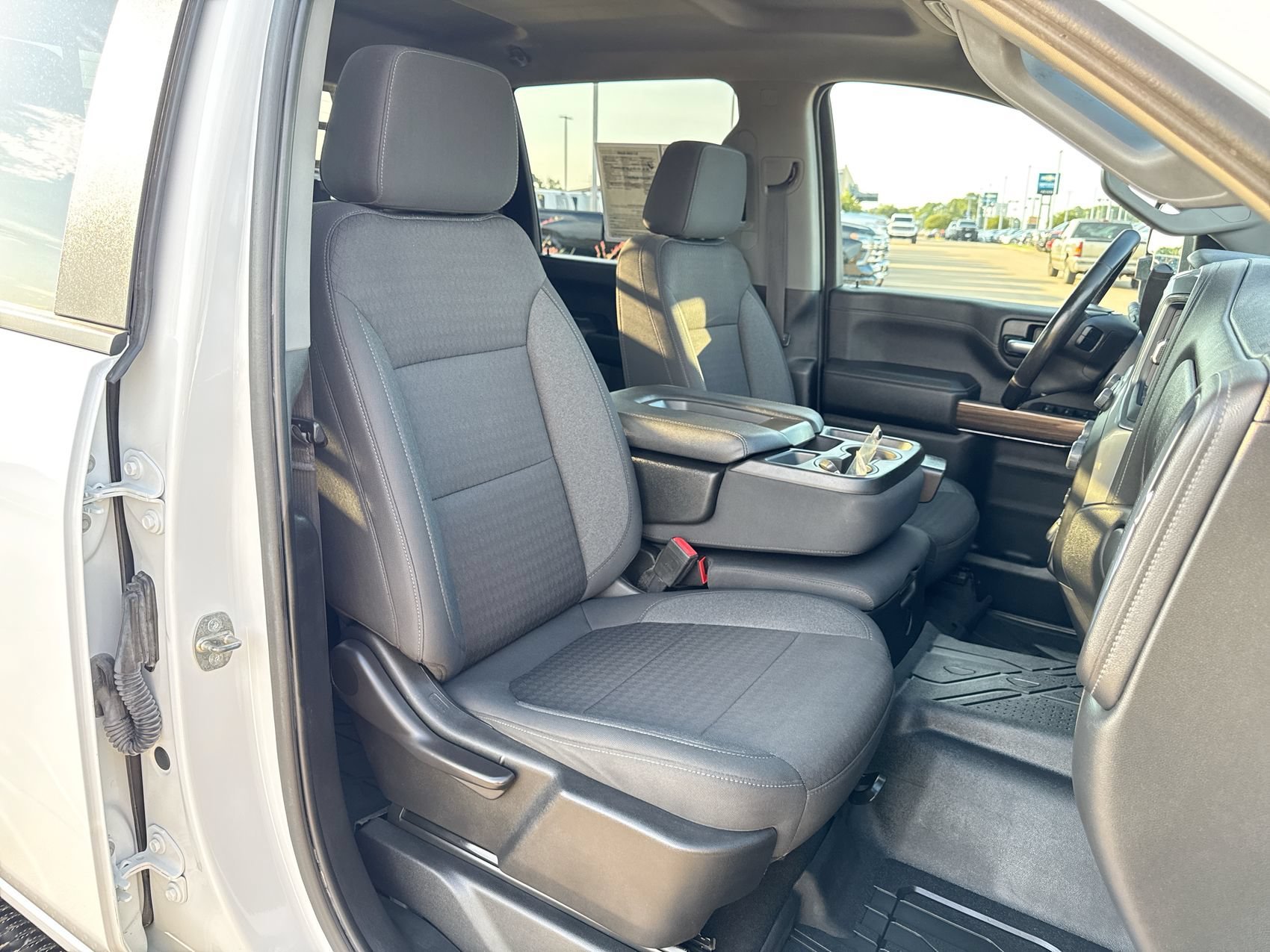 Used 2022 Summit White Chevrolet LT image 22