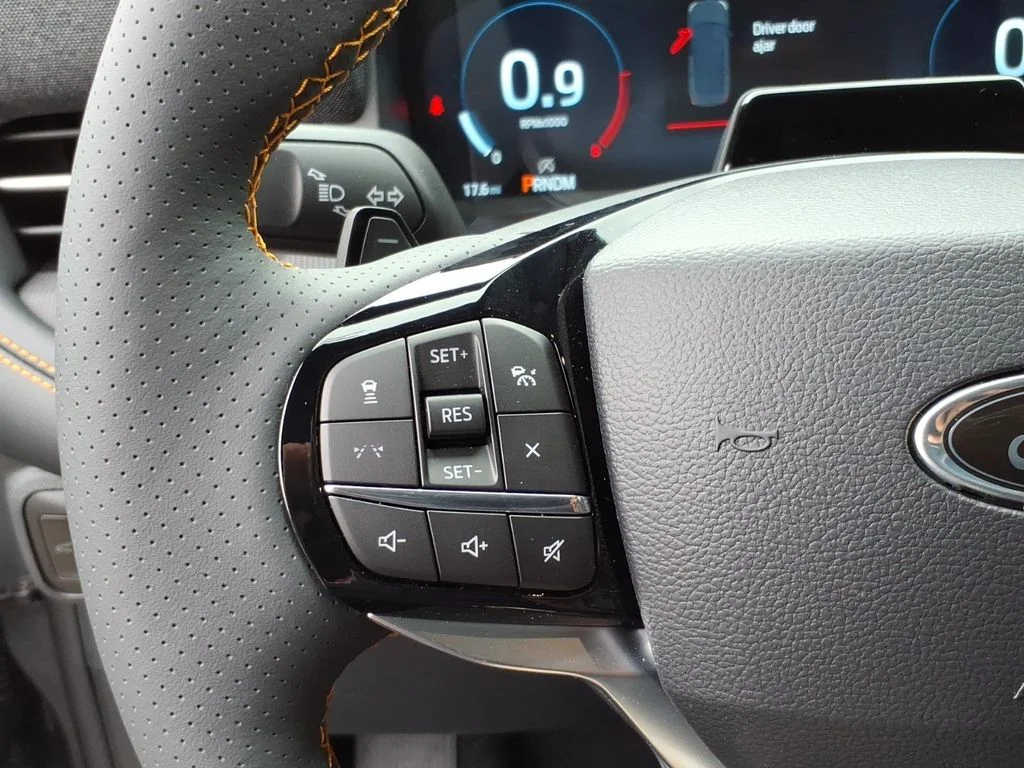 New 2026 Carbonized Gray Metallic Ford Tremor® image 17