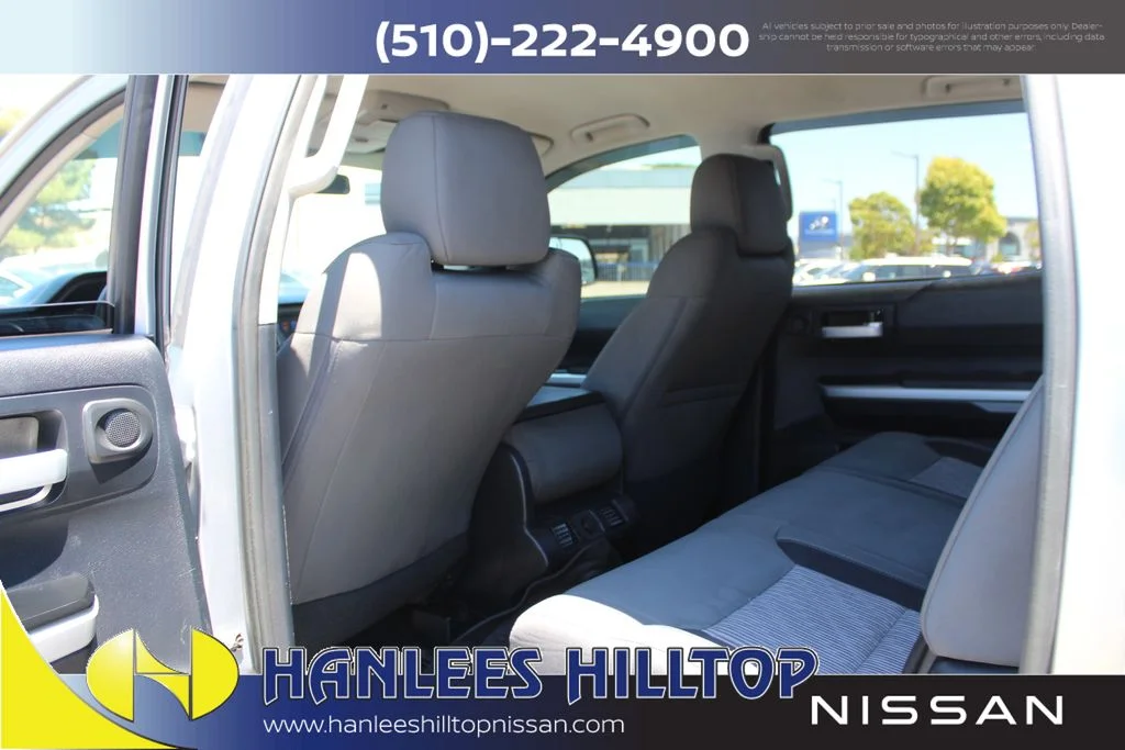 Used 2014 Silver Toyota SR5 image 14
