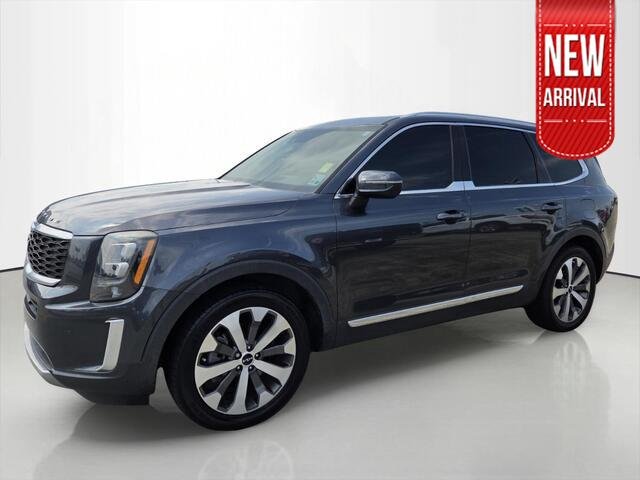 Used 2022 Gravity Grey Kia EX image 1