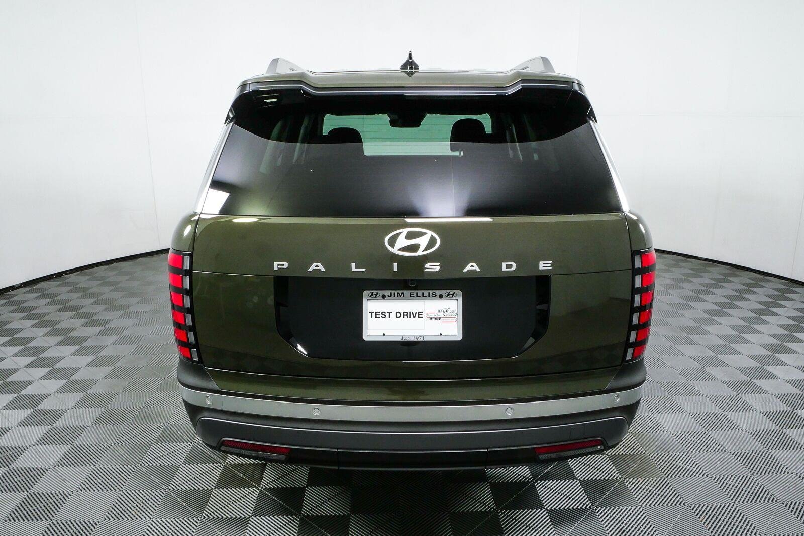 New 2026 Titan Green Hyundai SEL Premium FWD image 28