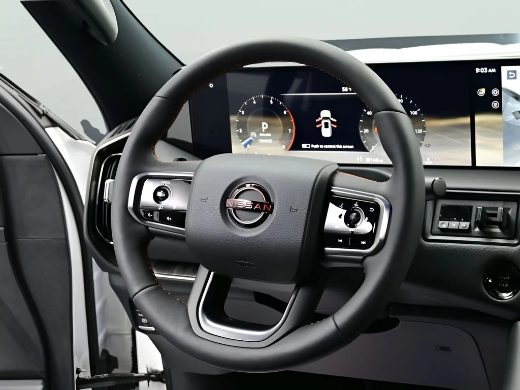 New 2025 2t Wht Blk Nissan PRO-4X image 11
