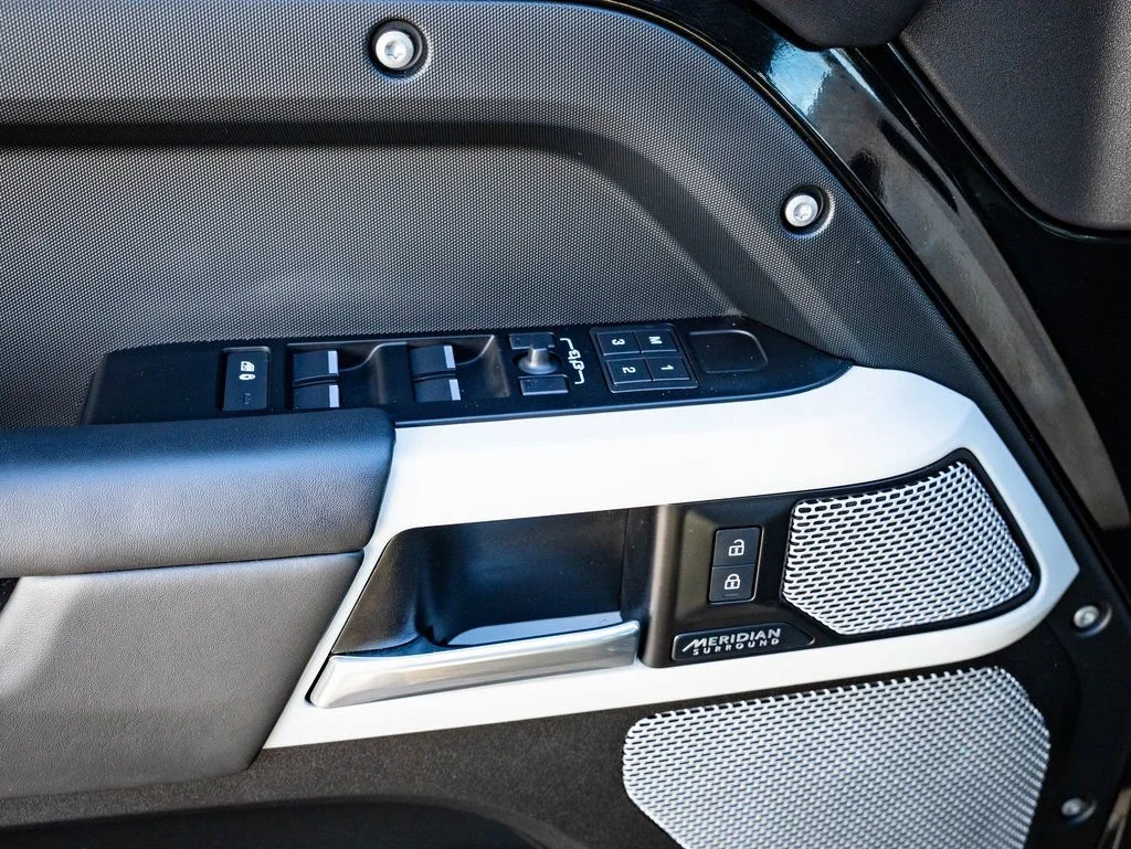 2023 Land Rover Defender X-Dynamic SE - Photo 24