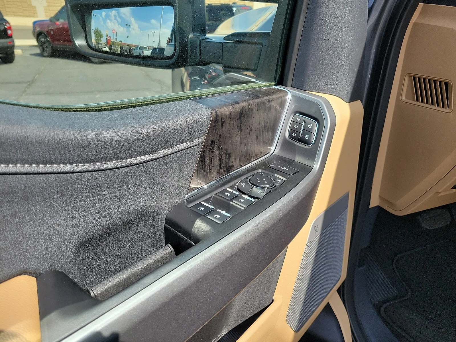 New 2026 Carbonized Gray Metallic Ford F-350&reg; Lariat&reg; image 11