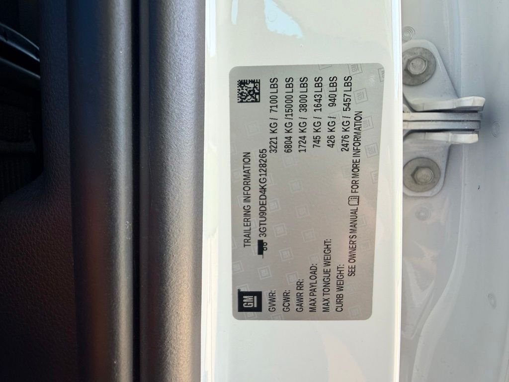 Used 2019 White GMC SLT image 43