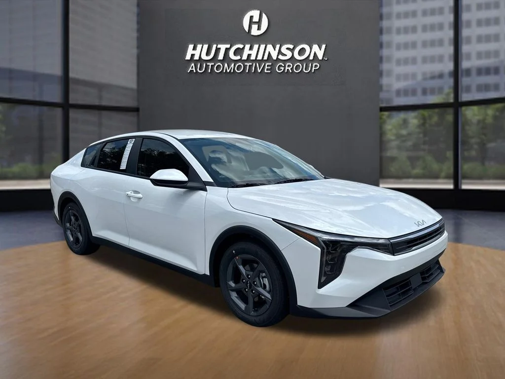 2026 Kia K4 LXS AT's photo