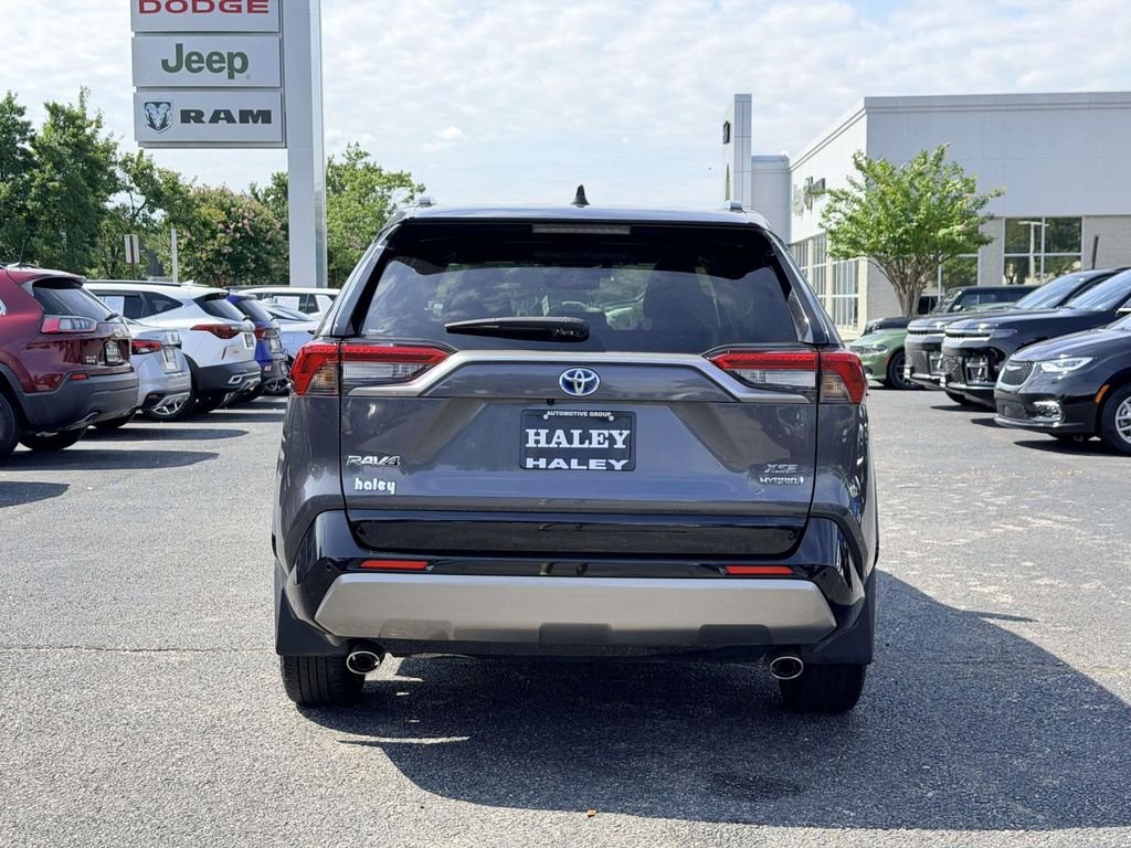 Used 2024  Toyota XSE image 3