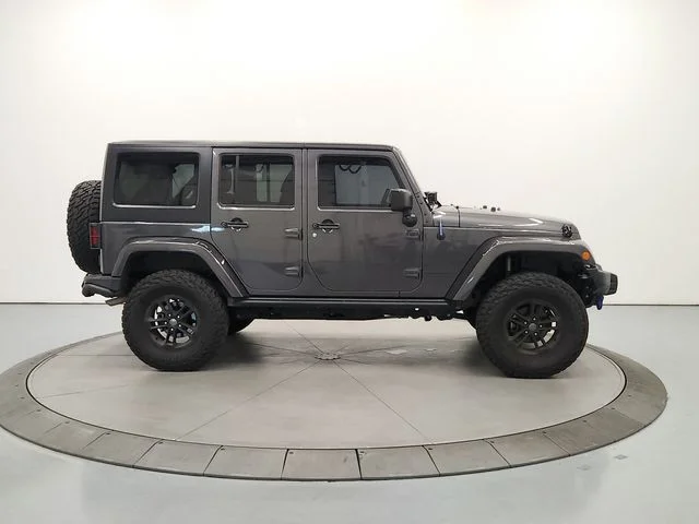 Used 2017 Gray Jeep Unlimited Sahara image 9