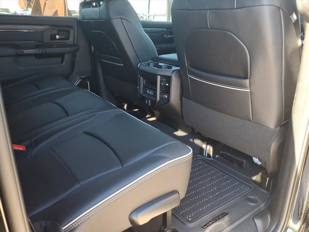 New 2026 Diamond Black Crystal Pearl-Coat Exterior Paint RAM Limited image 8