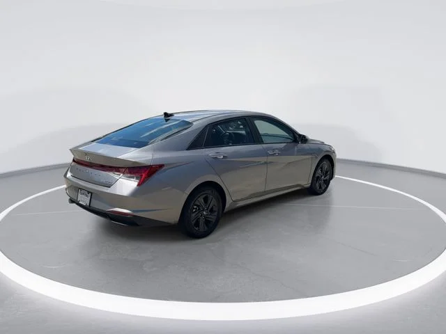 Used 2023 Silver Hyundai Blue image 7