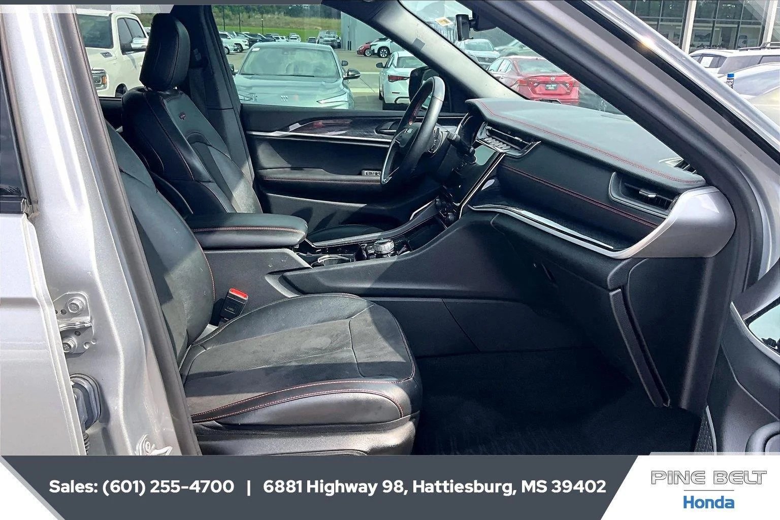 Used 2022 Silver Zynith Jeep Trailhawk image 6