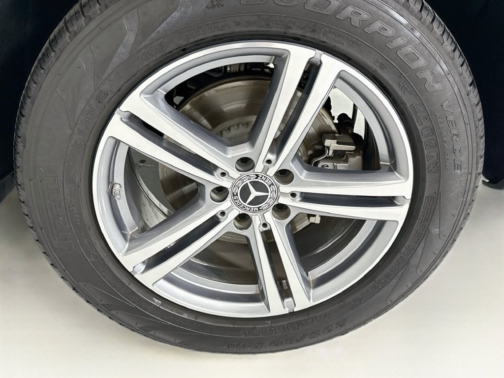 Certified Used 2022 Graphite Gray Metallic Mercedes-Benz GLC 300 image 29