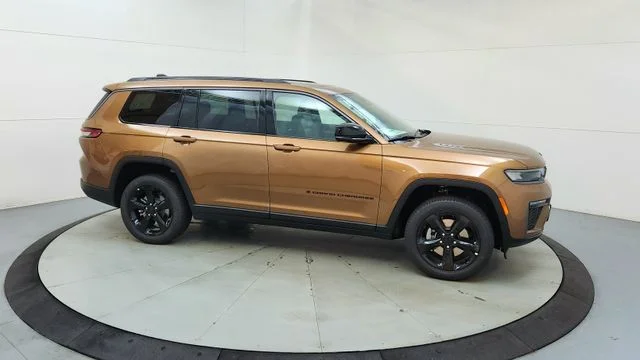 New 2026 Copper Shino Metallic Clear-Coat Exterior Paint Jeep Limited image 13