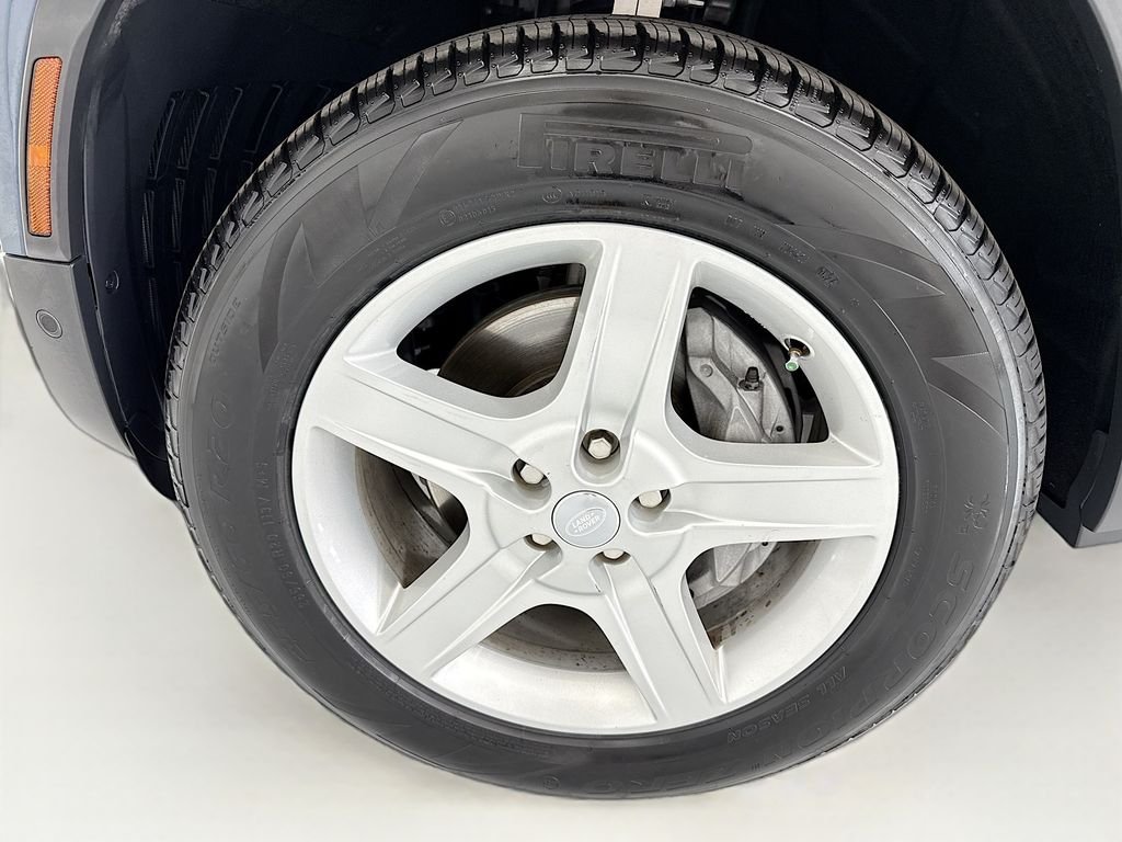 Used 2022 Tasman Blue Metallic Land Rover SE image 29