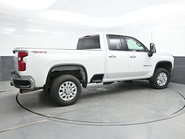Used 2022 White Chevrolet LTZ image 7