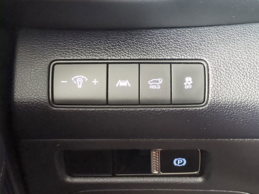 Used 2022 Black Hyundai SEL image 28