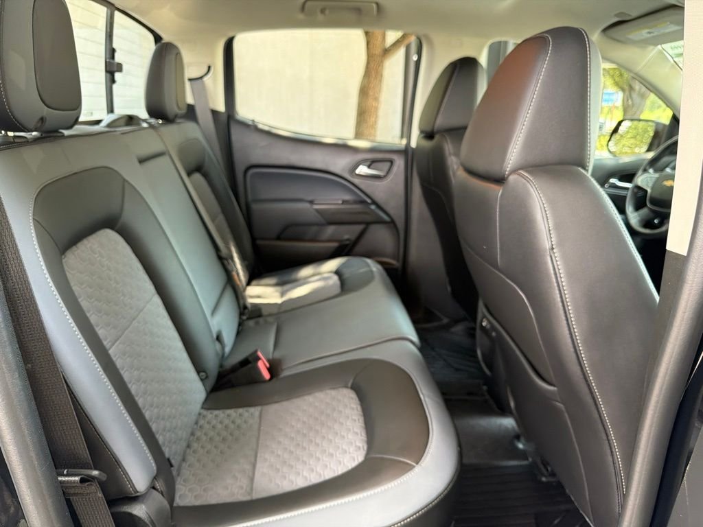Used 2020 Black Chevrolet Z71 image 21