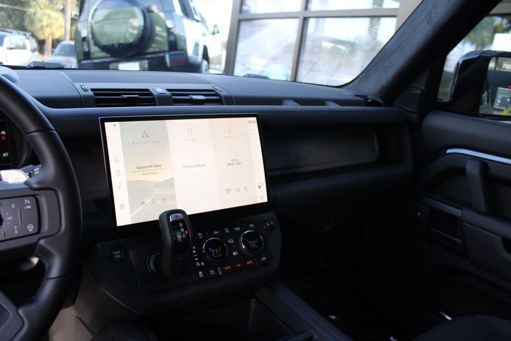 2026 Land Rover Defender OCTA - Photo 32