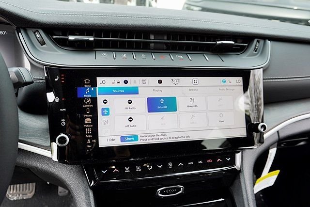 New 2026 Diamond Black Crystal Pearl-Coat Exterior Paint Jeep Limited image 29