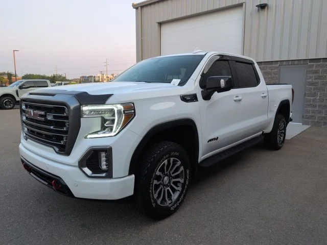 Used 2021 Summit White GMC  image 7