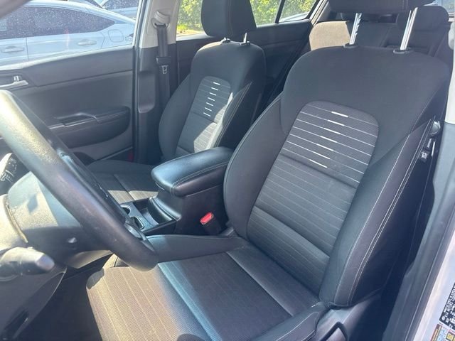 Used 2018 Silver Kia LX image 9