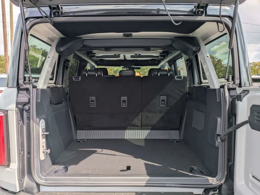 New 2026 Avalanche Gray Ford Badlands image 12