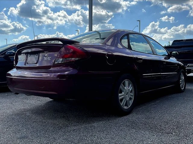 Used 2004 Red Ford SEL image 3