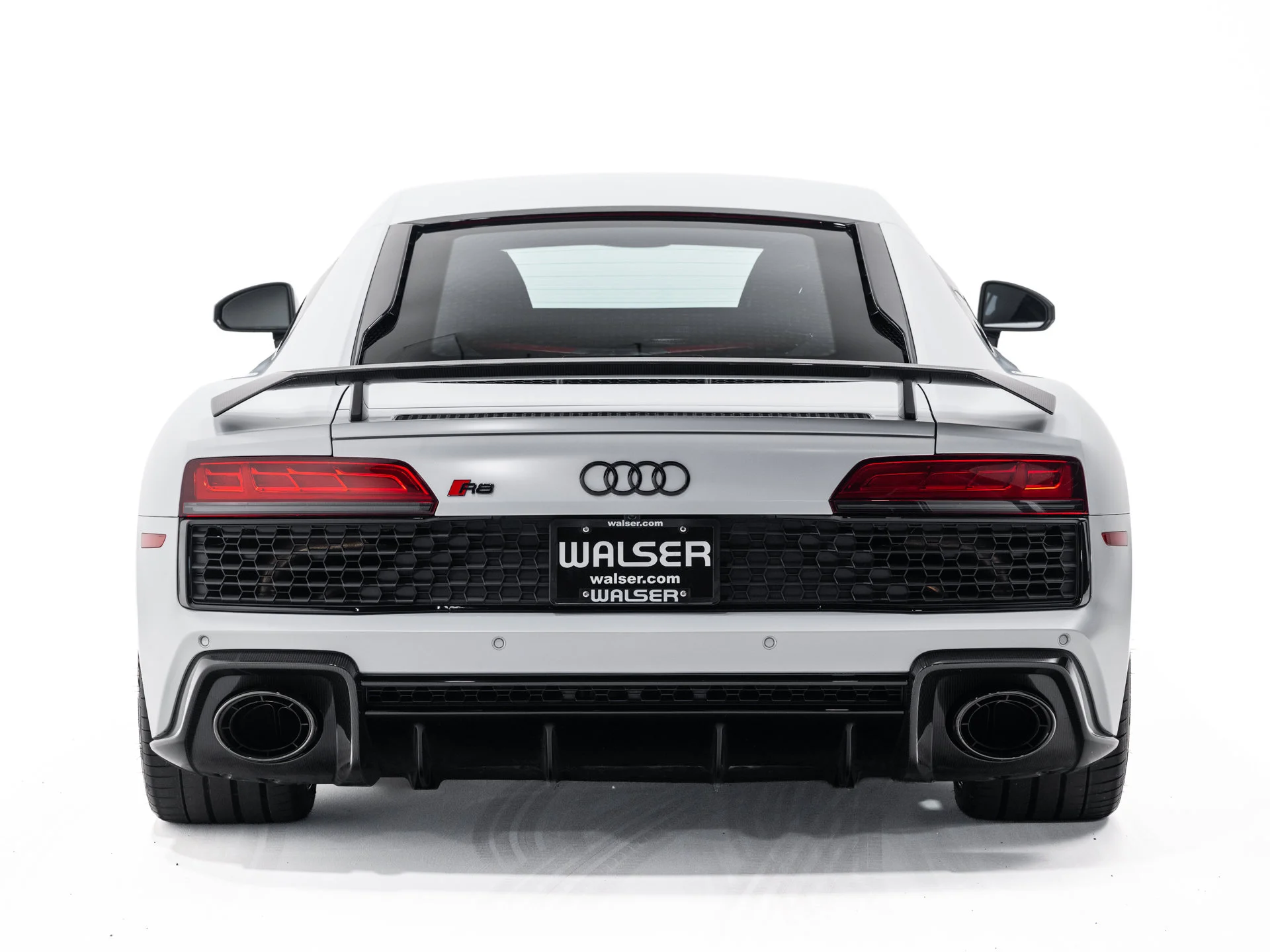 Used 2023 Suzuka Gray Metallic Audi V10 performance image 4