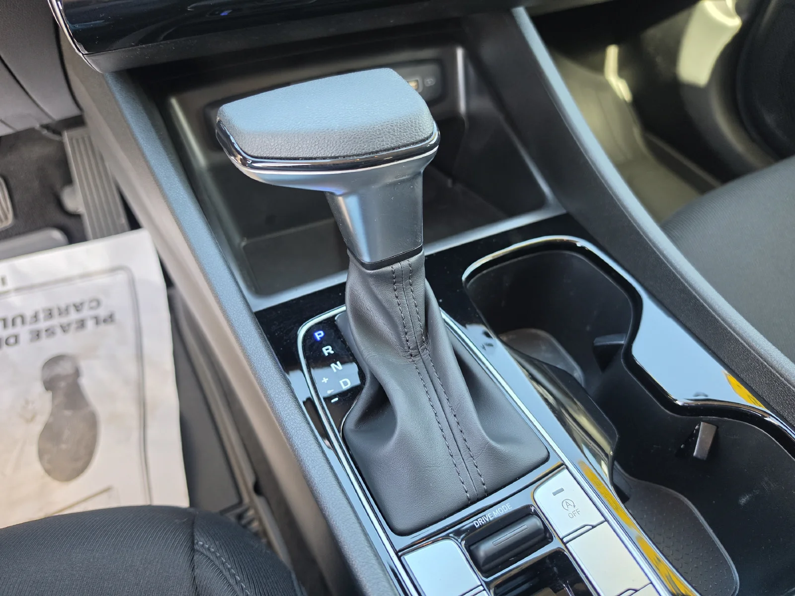 Used 2024 Silver Hyundai SEL image 31