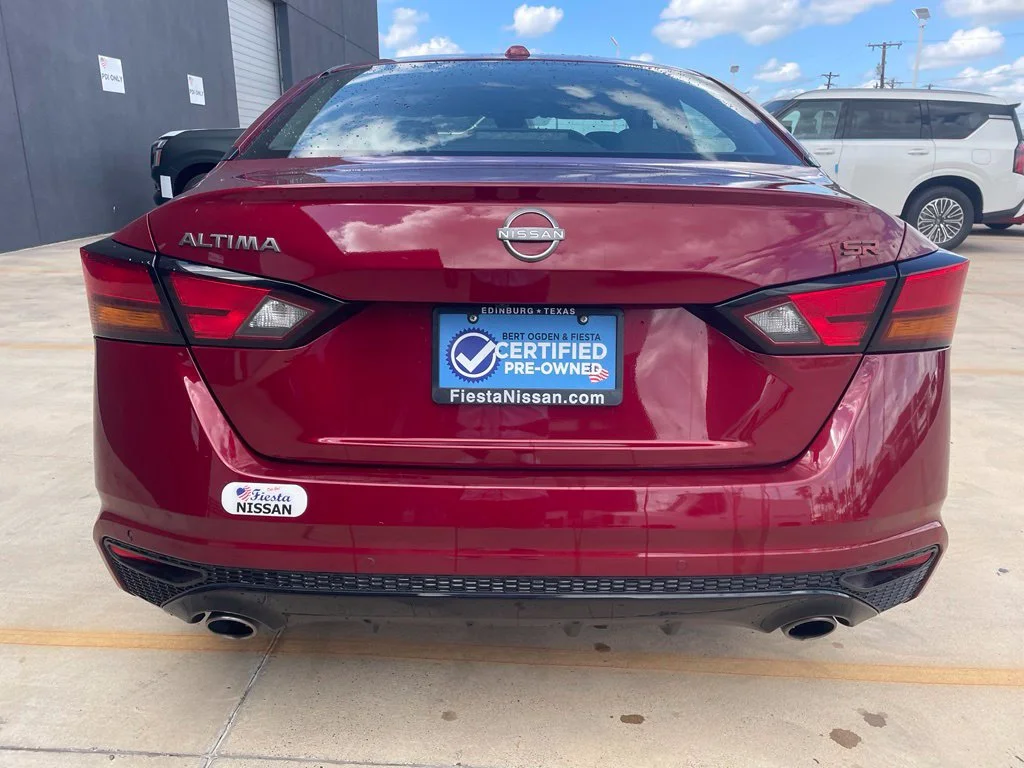 Used 2024 Red Nissan 2.5 SR image 4