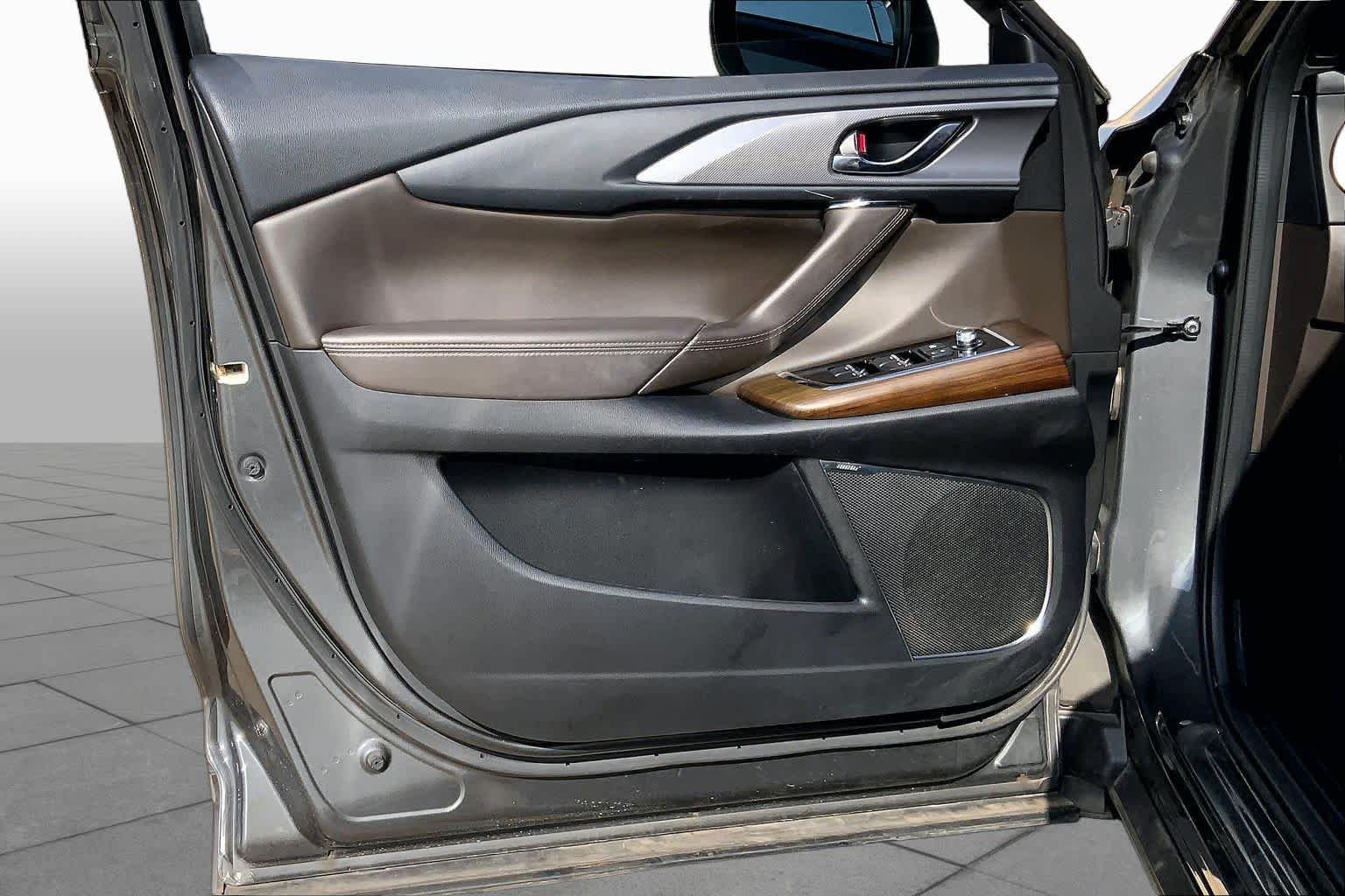 Used 2021 Machine Gray Metallic Mazda Signature image 21
