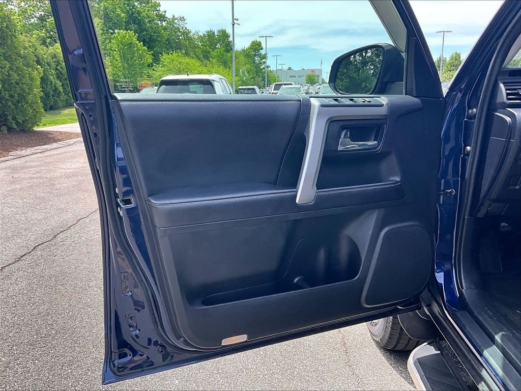 Used 2019 Blue Toyota SR5 Premium image 9