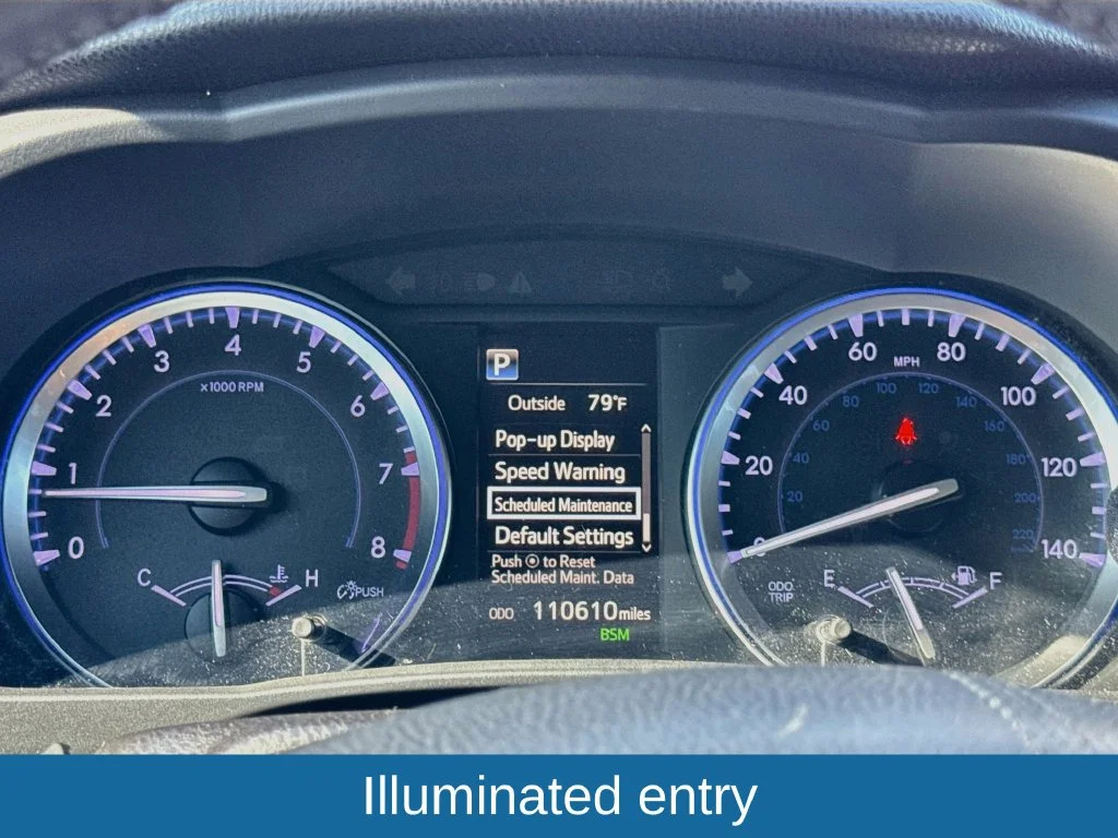 Used 2018 Silver Toyota SE image 15
