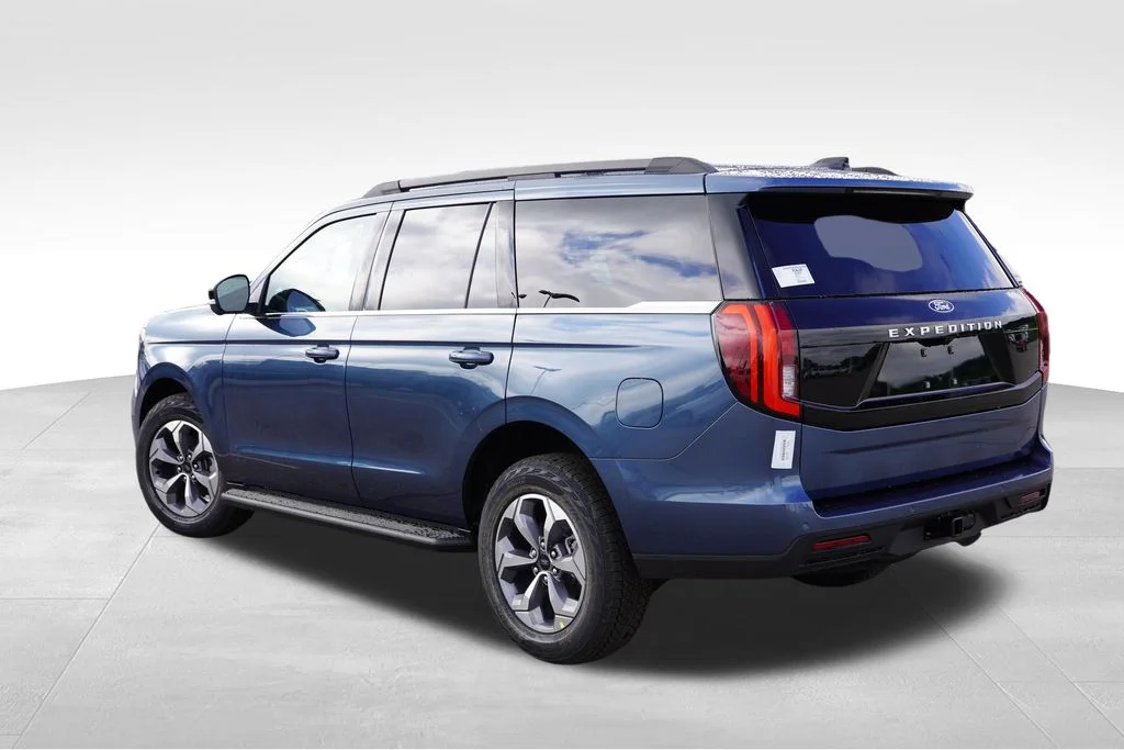 New 2027 Nocturnal Blue Metallic Ford Active image 5