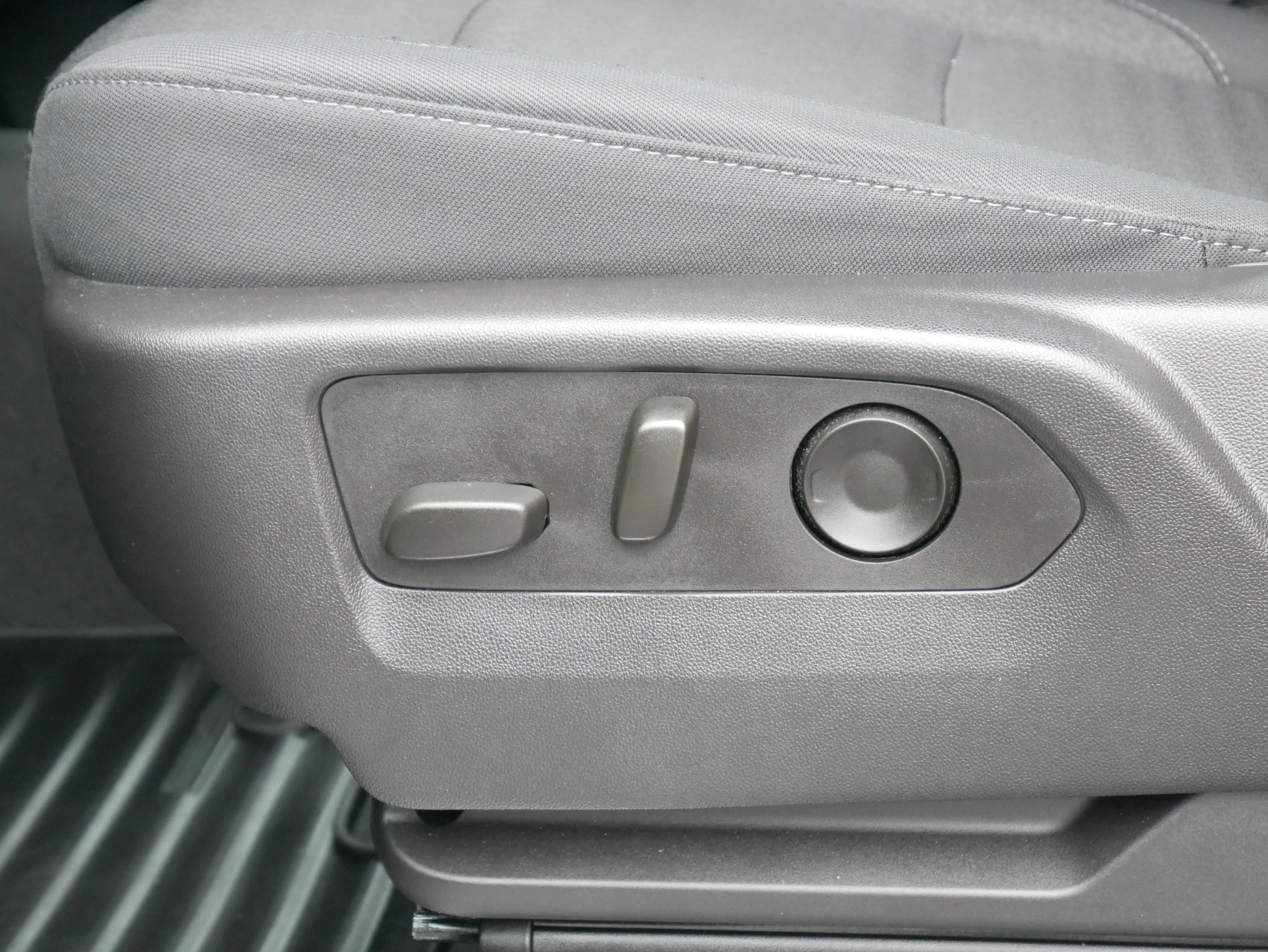 2023 Chevrolet Silverado 1500 LT - Photo 16
