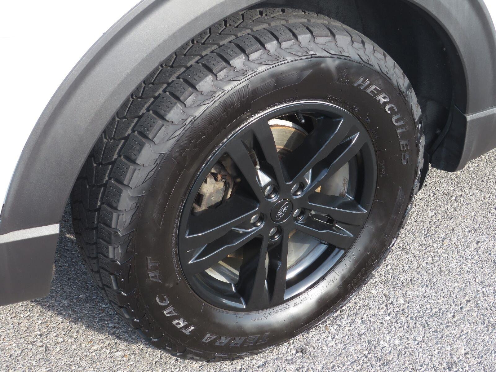 Used 2020 Oxford White Ford XLT image 10