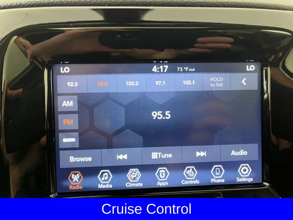 Used 2019 Black Jeep Latitude image 7
