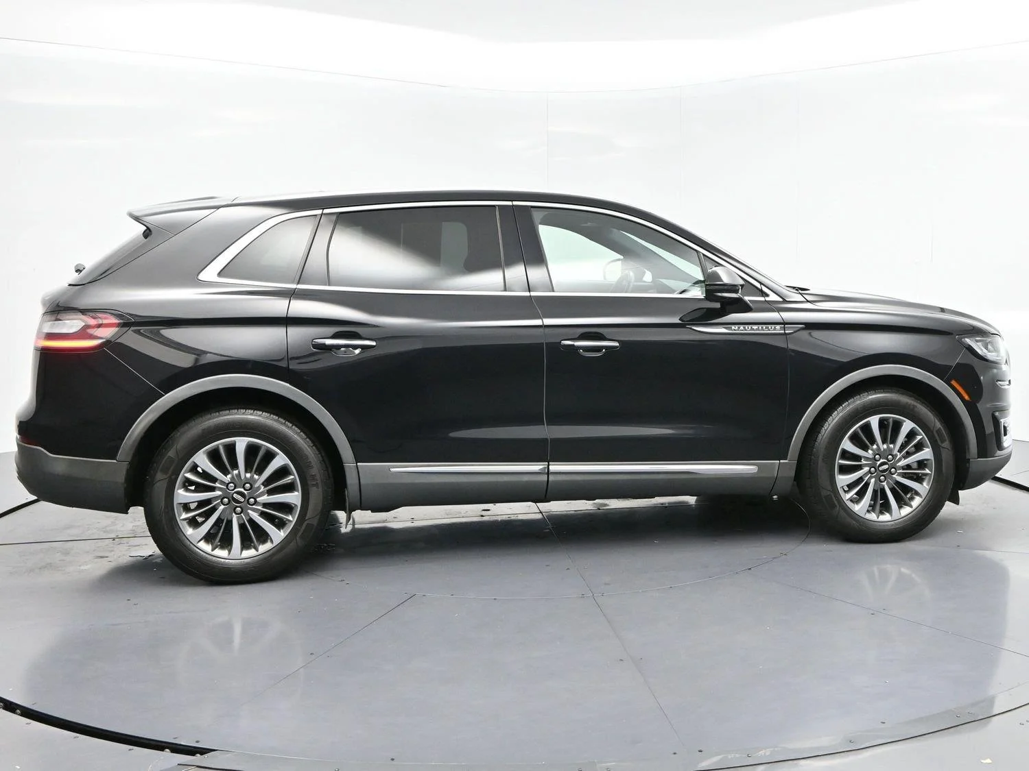 Used 2020 Infinite Black Lincoln Reserve image 8