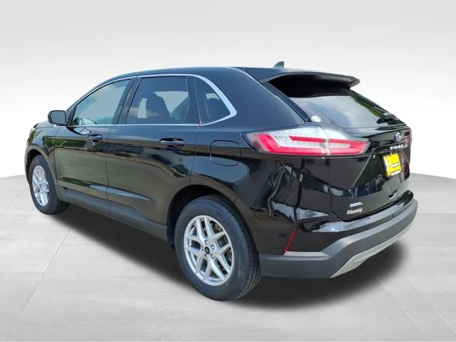 Used 2023 Black Ford SEL image 8