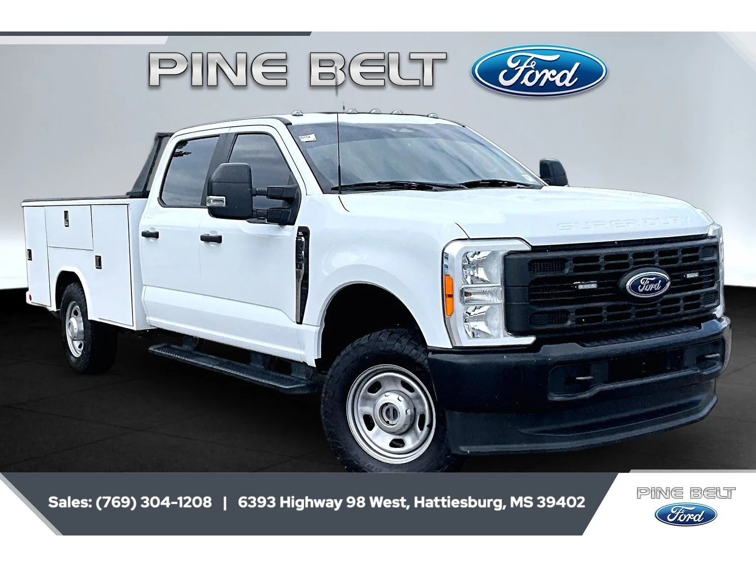 Used 2023 Oxford White Ford XL image 1