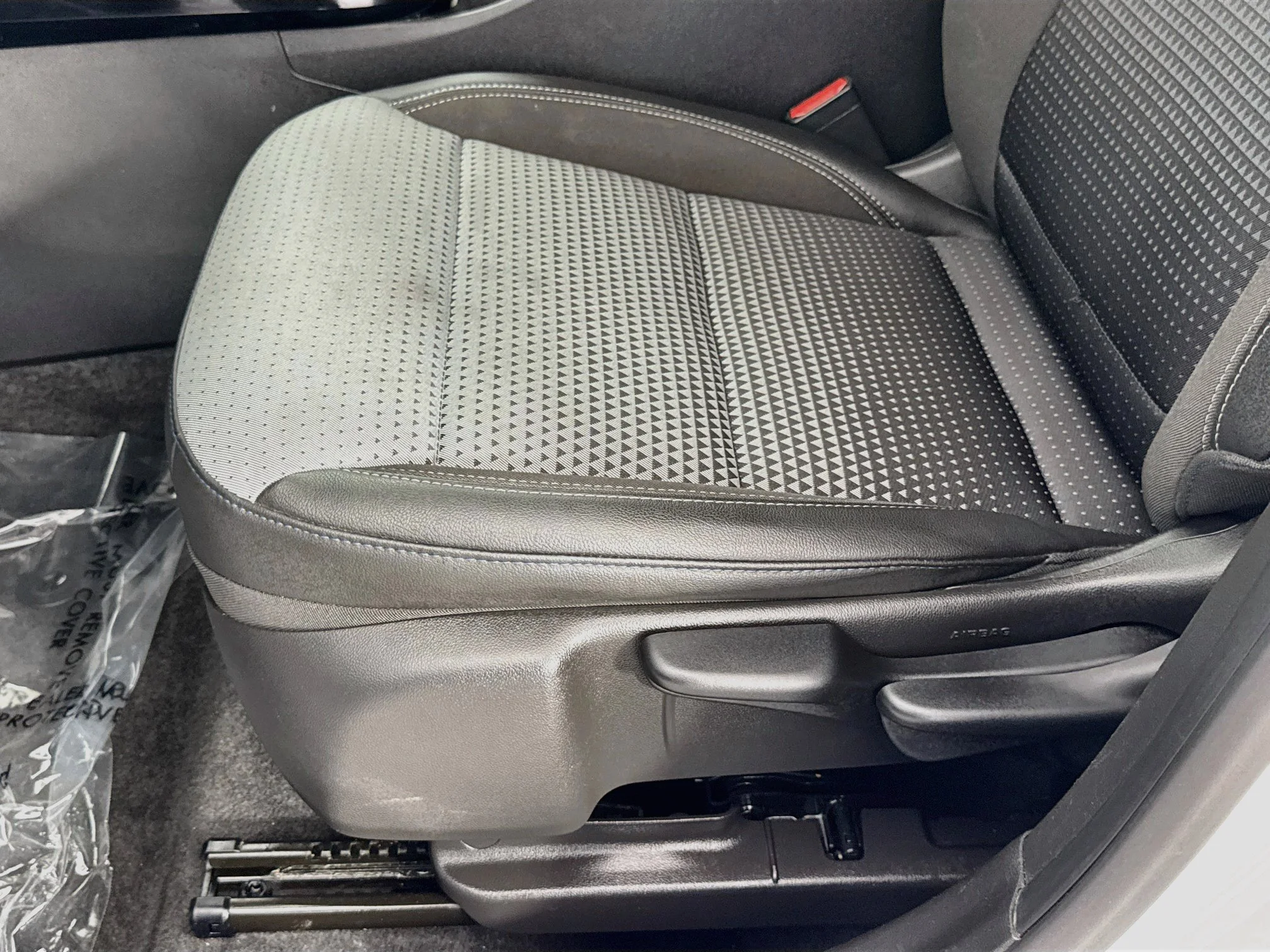 Used 2025 Summit White Chevrolet LT image 22