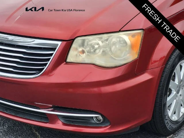 Used 2014 Red Chrysler Touring image 8