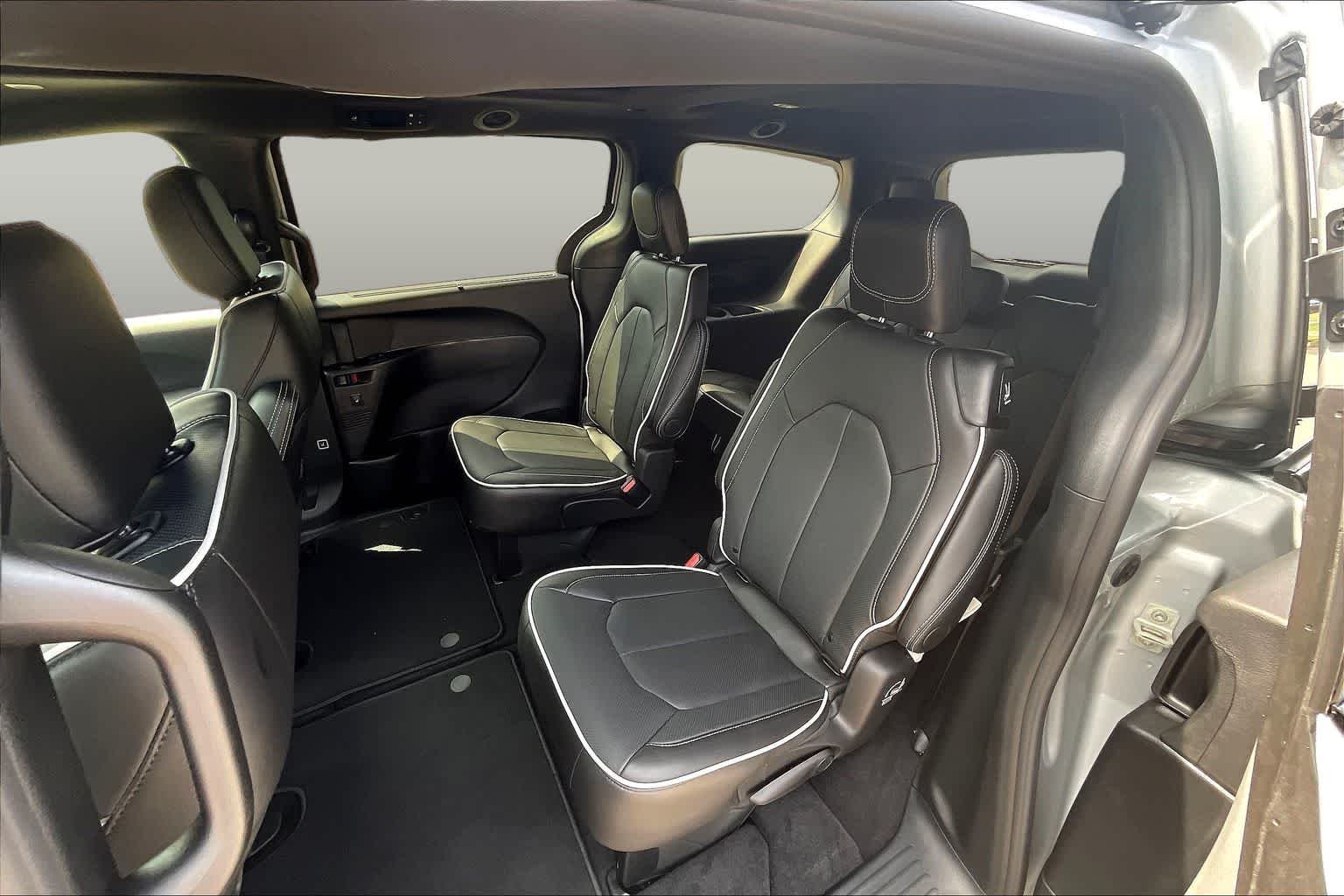 2026 Chrysler Pacifica Limited - Photo 21