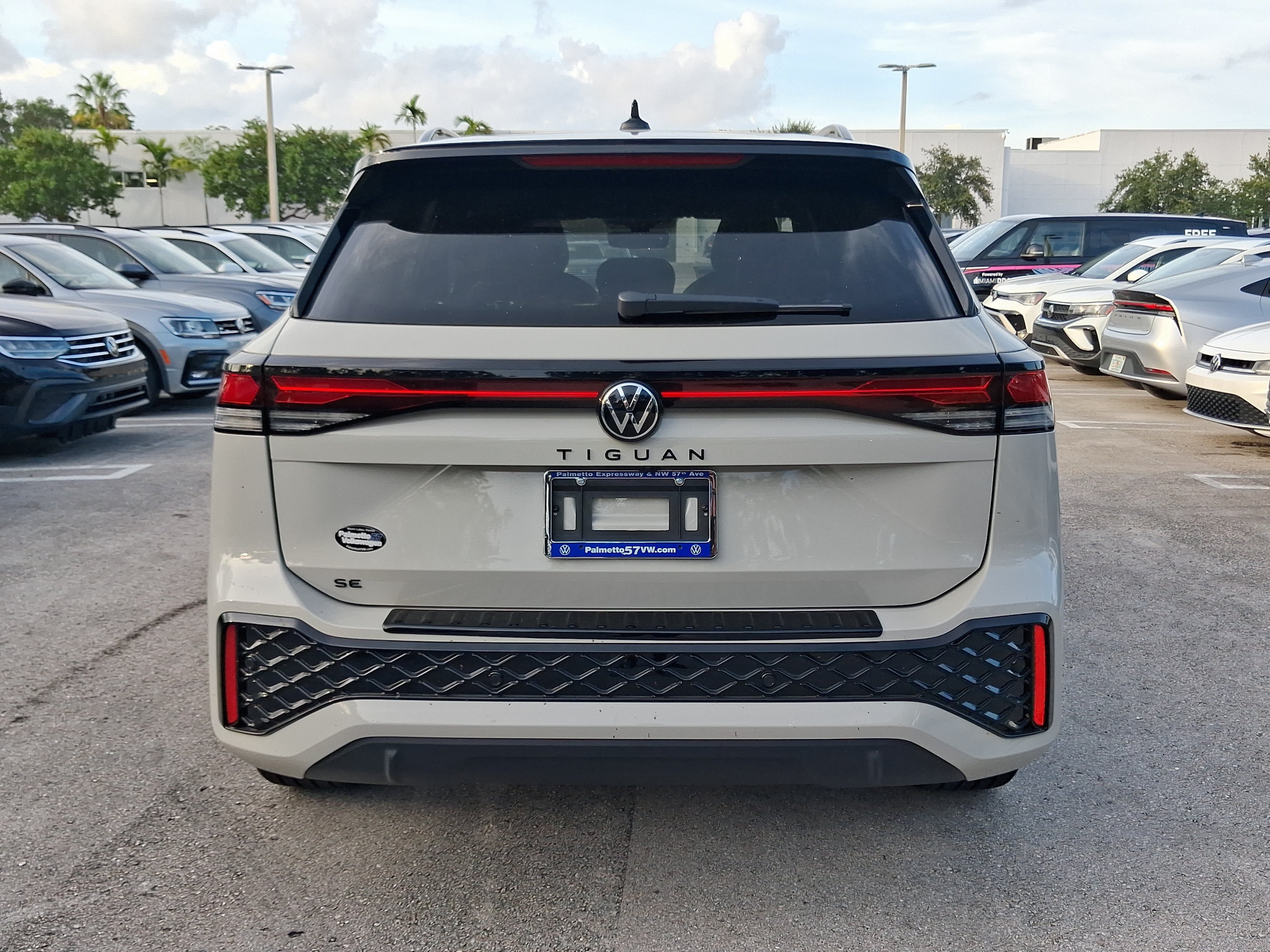New 2026 Silver Volkswagen 2.0T SE R-Line Black image 4